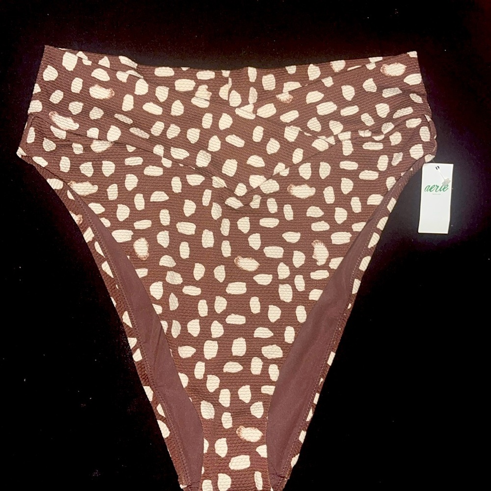 🆕 Aerie High Waisted & High Cut Cheeky PolkaDot Bikini.  👀 😎You at the  🏖️